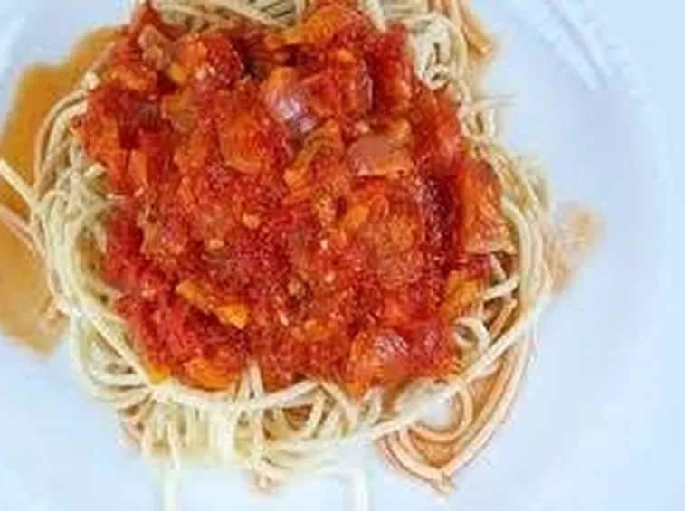 spaghetti con pomodoro 