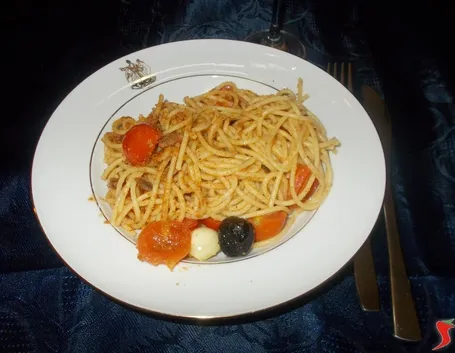 Gli spaghetti con acciughe e pangrattato