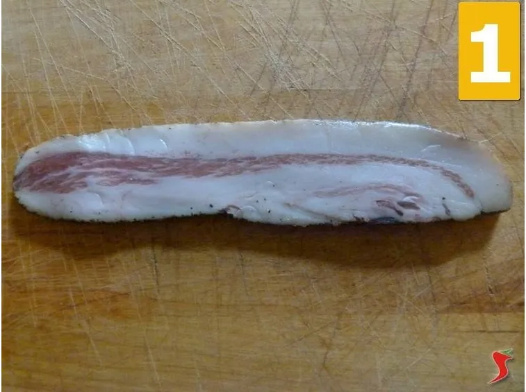 Tagliare il guanciale