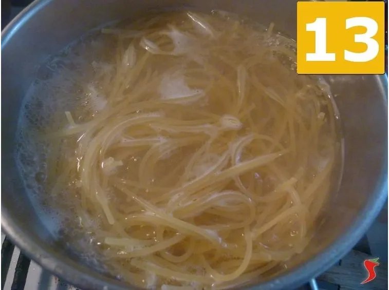 Condire la pasta