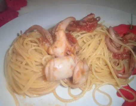 Spaghetti con moscardini 