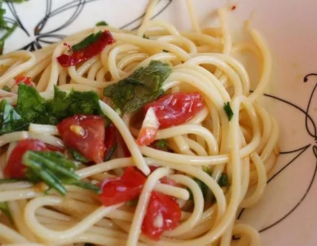 spaghetti con pomodorini