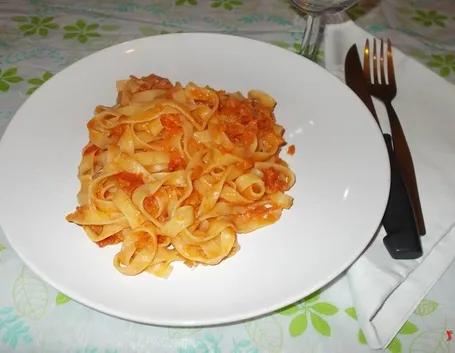 Le tagliatelle al sugo