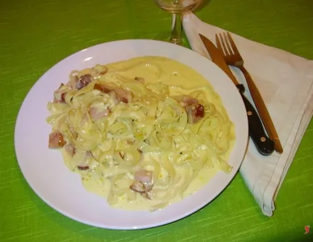 Le tagliatelle alla papalina
