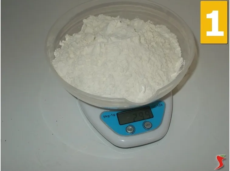 Setacciate la farina