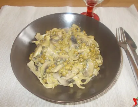 Tagliatelle piselli