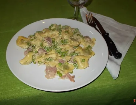 I tortellini panna e piselli