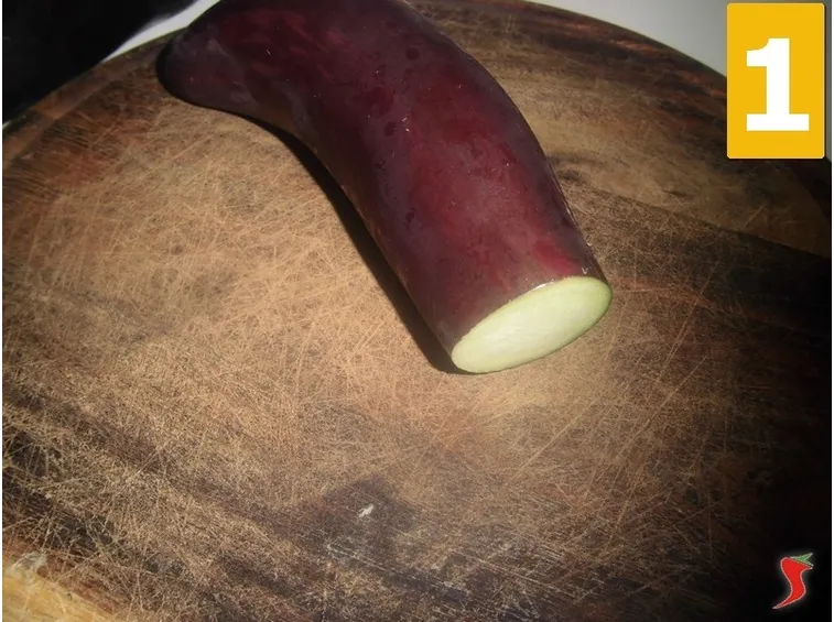 Tagliare le melanzane