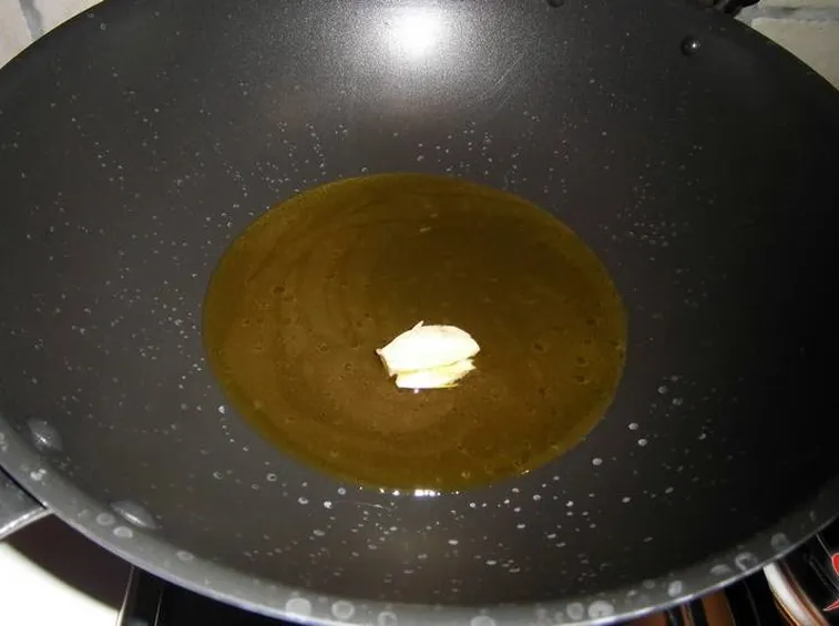 rosolare l'aglio