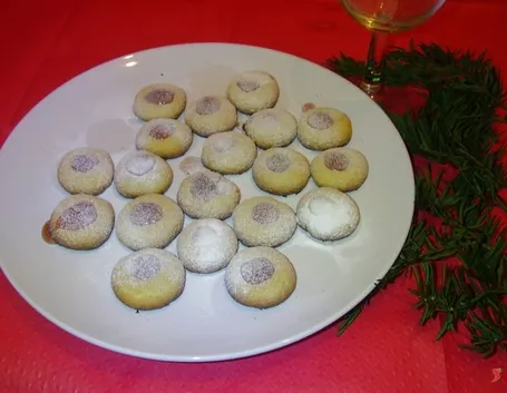 I biscotti al burro con marmellata
