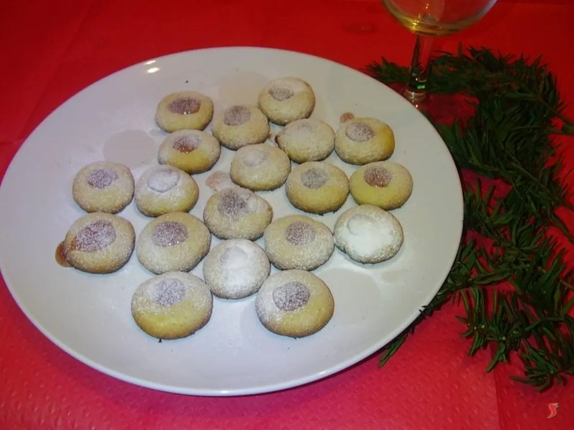 I biscotti al burro con marmellata