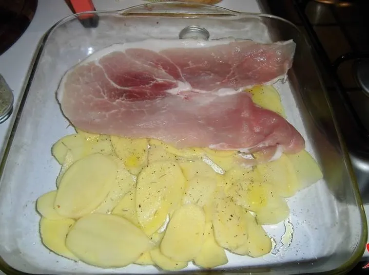 Aggiungere la carne