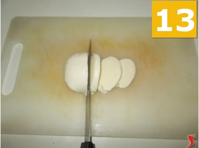 Continuate con la mozzarella