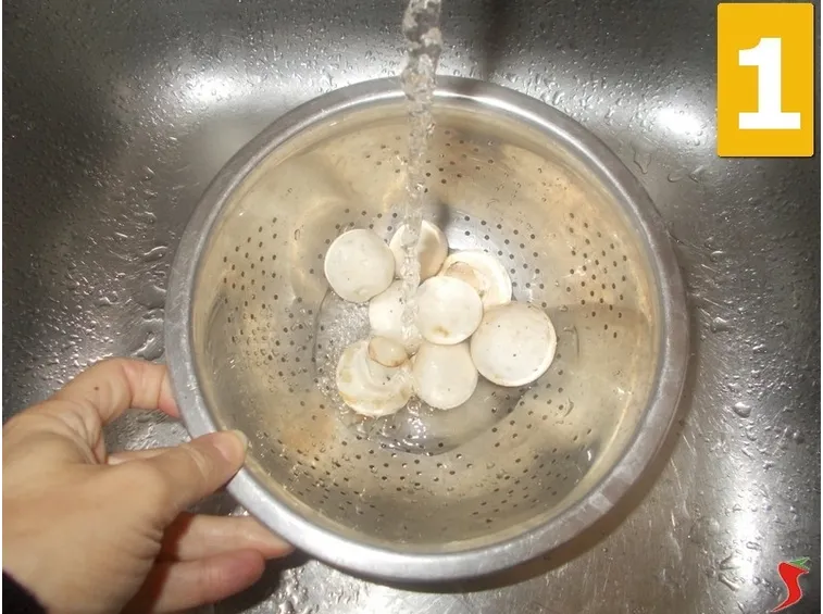 Lavorate i funghi