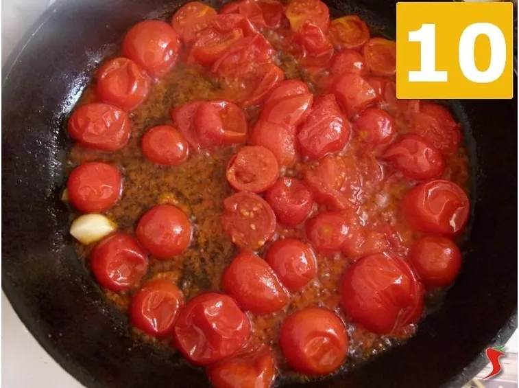 sugo in cottura