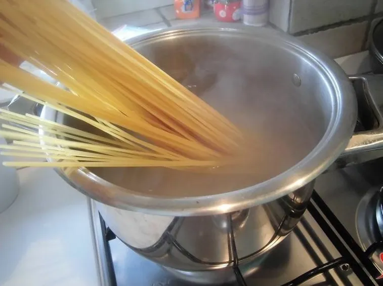 cuocere la pasta 