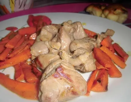 Bocconcini di tacchino con contorno di carote