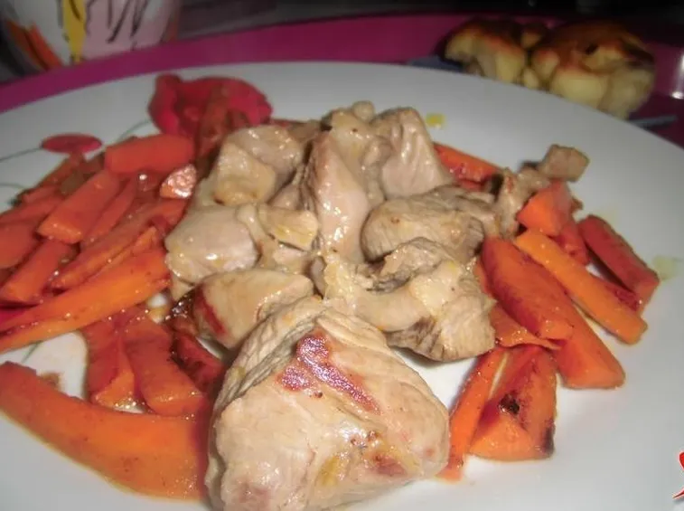 Bocconcini di tacchino con contorno di carote