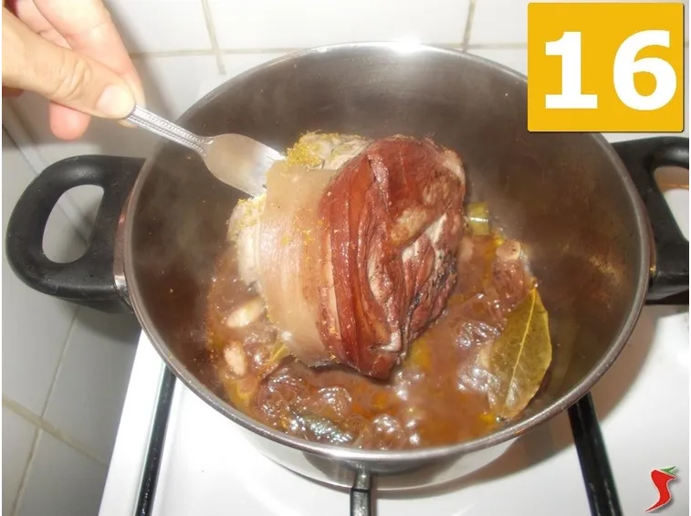 Proseguite la cottura della carne