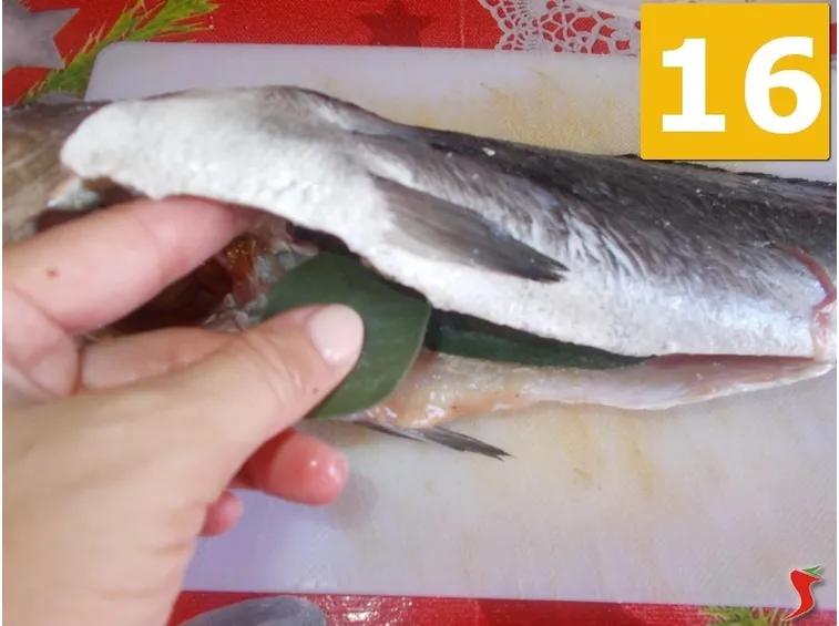 Continuate a preparare il pesce