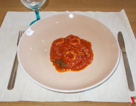 Calamari al sugo