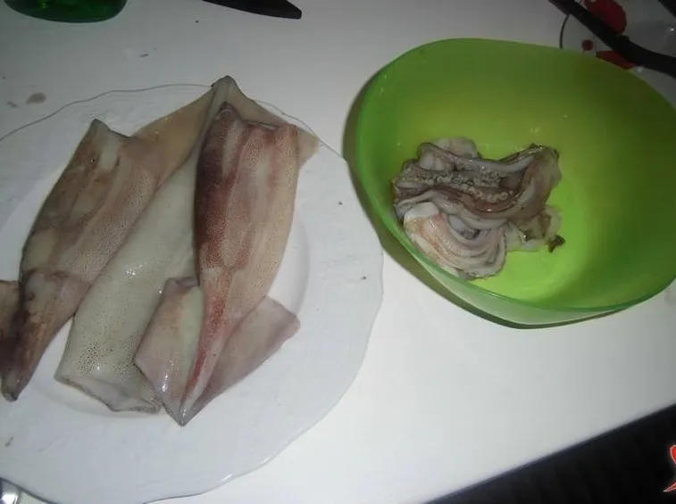 separare calamari e tentacoli