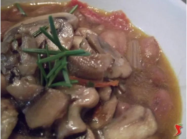 zuppa di funghi e borlotti