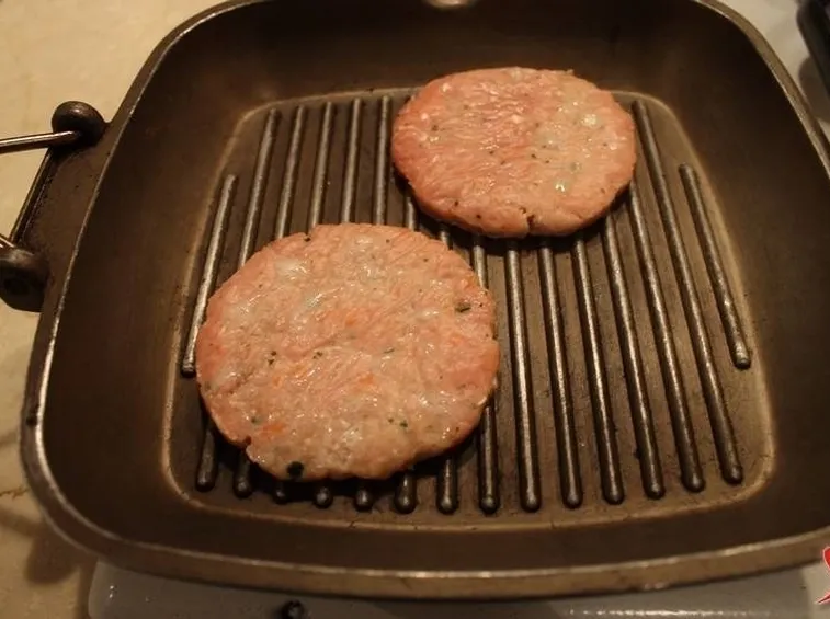 cuocere gli hamburger