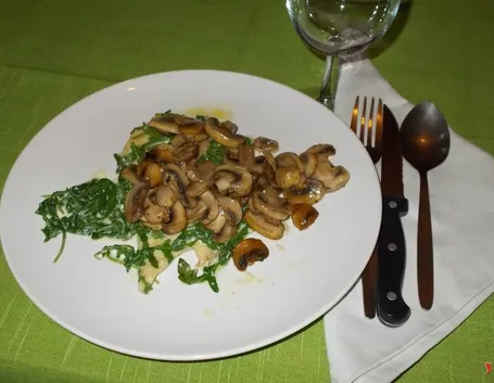 Il petto di pollo con la rucola