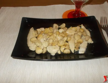 Straccetti di pollo ai funghi