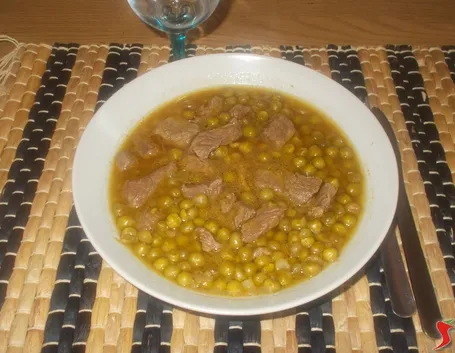 Spezzatino con piselli