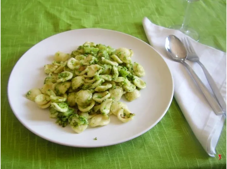 orecchiette con broccoli