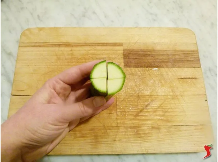 tagliare le zucchine