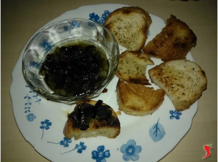 cipolle di tropea in agrodolce con crostini