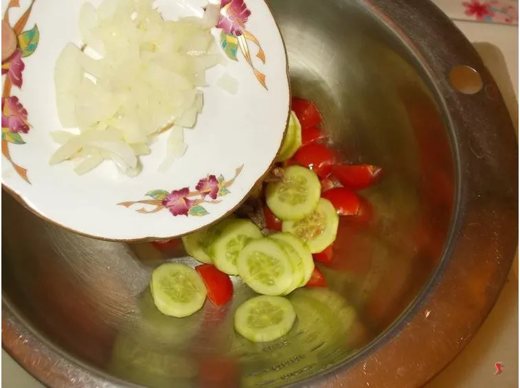La preparazione dell'insalata