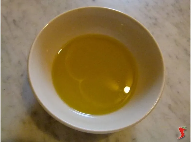 soffriggere olio e aglio