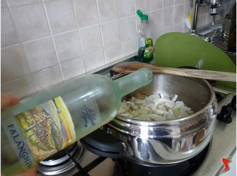 aggiungo il vino
