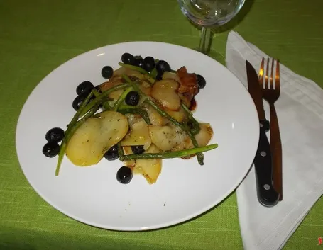 Gli asparagi e patate