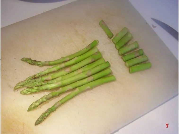 tagliare gli asparagi