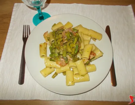 Pasta asparagi alla carbonara