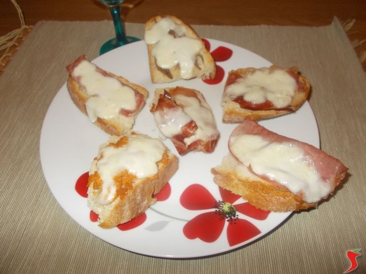 Crostini misti