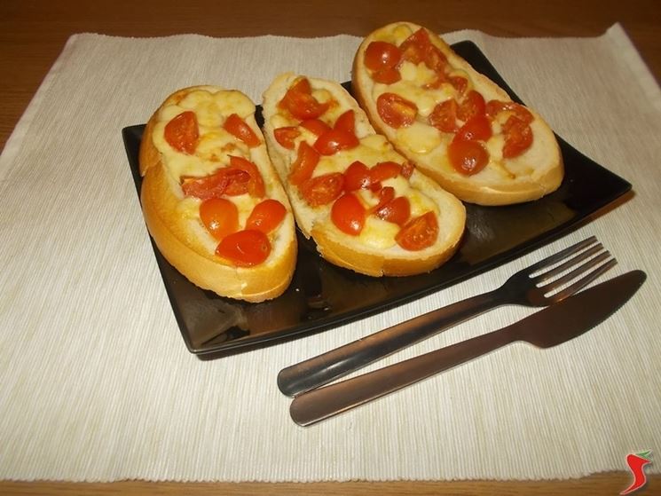 Crostini alla  mozzarella