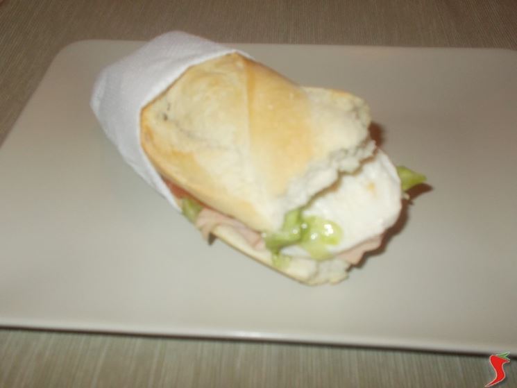 Panino con la mortadella