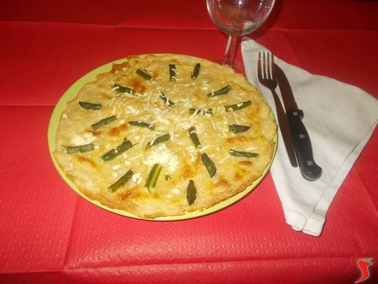 La torta salata agli asparagi