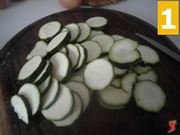 tagliare le zucchine 