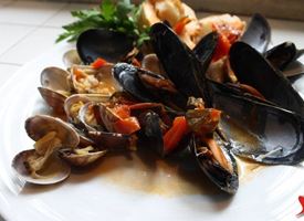 Pepata di cozze e vongole