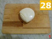 riporre la mozzarella su un tagliere