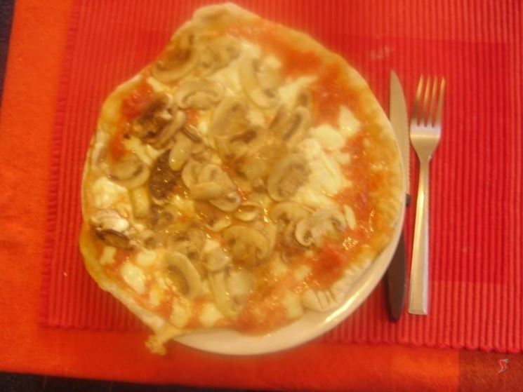 pizza ai funghi