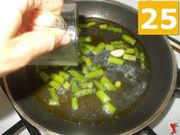 Finite di cuocere gli asparagi