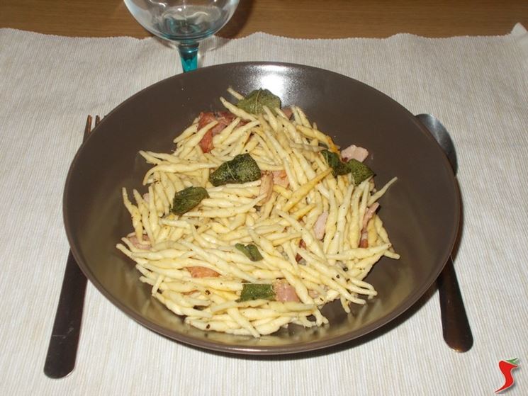 Pasta burro e salvia